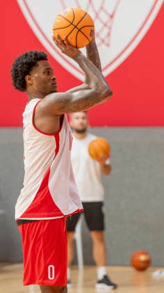 Pictured: Eddie Colbert III of the Würzburg Baskets, scoring a three-pointer on August 27, 2026, during a media training session for the Fitness First Würzburg Baskets on August 27, 2026, in Würzburg, Germany, at the training center, Copyright: HMBxMedia xJulienxBecker