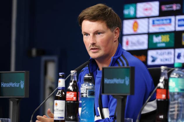Bundesliga 1. Spieltag Borussia Dortmund - Hamburger SV 27.08.2026 Pressekonferenz vor dem Spiel Trainer Merlin Polzin (Hamburger SV) *** Bundesliga Matchday 1: Borussia Dortmund vs. Hamburger SV, August 27, 2026—Pre-game press conference with Hamburger SV coach Merlin Polzin