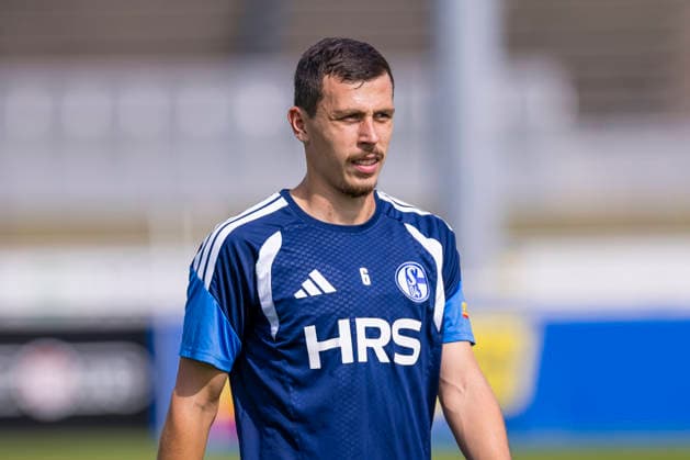 27.08.2026, Fussball, Training des FC Schalke 04. Ron Schallenberg (FC Schalke 04). Gelsenkirchen Trainingsgelände FC Schalke 04 NRW Deutschland xRHR-FOTO YYx *** August 27, 2026, Soccer, FC Schalke 04 practice Ron Schallenberg FC Schalke 04 Gelsenkirchen FC Schalke 04 training facility NRW Germany xRHR PHOTO YYx Copyright: RHR-FOTOx RHR-FOTO YY