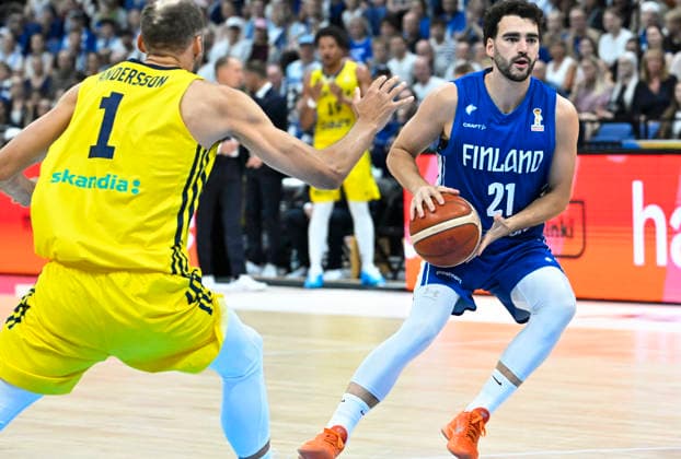 LKS 20260827 Edon Maxhuni of Finland (R) and Denzel Andersson of Sweden during FIBA Basketball World Cup 2027 European Qualifiers match Finland vs. Sweden in Helsinki, Finland on August 27, 2026. - HEIKKI SAUKKOMAA Helsinki Finland k7jXGDoWod8  Copyright: xHeikkixSaukkomaax k7jXGDoWod8