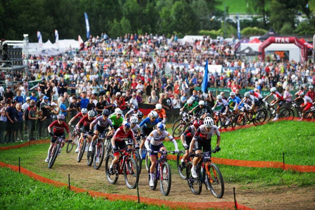 2026 UCI Mountain Bike World Championships Picture by Ed Sykes SWpix.com - 27 08 2026 - Cycling - 2026 UCI Mountain Bike World Championships - Val di Sole, Trentino, Italy - Cross-country Short Track (XCO) - Women Elite - Ronja Blochlinger (Switzerland), Evie Richards (Great Britain), Rebecca Henderson (Australia) Copyright: x xSWpix.comx(t axPhotographyxHubxLtd)xEdxSykes SWpix.comx SWP-3030-20104