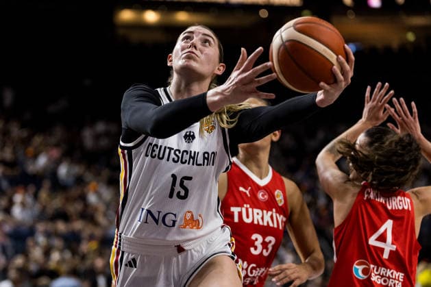 COLOGNE, GERMANY - AUGUST 27: Luisa Geiselsoeder (Geiselsöder, Germany, 15) controls the ball against Olcay Cakir Turgut (Tuerkiye, 4) during a friendly match between Germany vs. Tuerkiye at Lanxess arena on August 27, 2026 in Cologne, Germany. North Rhine Westphalia Germany Copyright: xSteffiexWunderlx