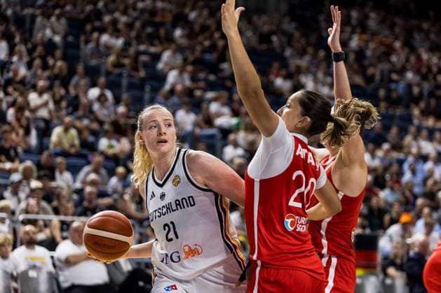 COLOGNE, GERMANY - AUGUST 27: Marie Guelich (Gülich, Germany, 21) controls the ball against Sinem Atas (Tuerkiye, 20) during a friendly match between Germany vs. Tuerkiye at Lanxess arena on August 27, 2026 in Cologne, Germany. North Rhine Westphalia Germany Copyright: xSteffiexWunderlx