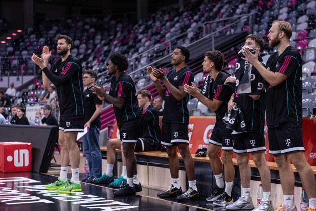 Exhibition Game: Telekom Baskets Bonn vs. VET CONCEPT Gladiators Trier, August 27, 2026 The Bonn crowd applauds the exhibition game between Telekom Baskets Bonn and VET CONCEPT Gladiators Trier, August 27, 2026, at the Telekom Dome in Bonn Copyright: xBEAUTIFULxSPORTS Derixx