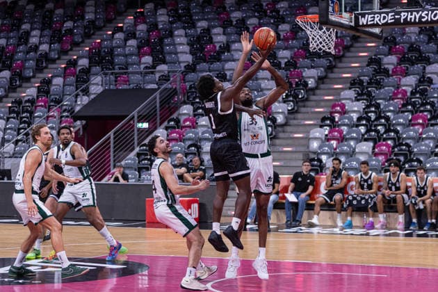 Exhibition Game: Telekom Baskets Bonn vs. VET CONCEPT Gladiators Trier, August 27, 2026. John Michael Wright of Telekom Baskets Bonn scores 1 point at the basket. Exhibition Game: Telekom Baskets Bonn vs. VET CONCEPT Gladiators Trier, August 27, 2026, Telekom Dome, Bonn Copyright: xBEAUTIFULxSPORTS Derixx