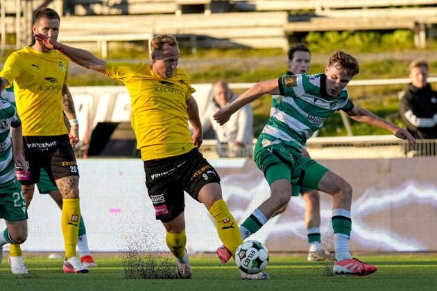 UEFA Europa Conference League Play-off Second Leg, VÄRE Areena, Kuopio, Finland 27 8 2026 KuPS vs Shamrock Rovers KuPS Kuopio s Gustav Engvall is tackled by Shamrock Rovers Matthew Healy Gustav Engvall is tackled by Matthew Healy 27 8 2026  Copyright: xx PM106941