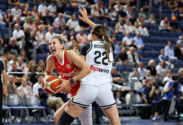 From left: Elif Bayram, Turkey Women s Team 11; Emily Bessoir, Germany Women s Team 22; Germany vs. Turkey, Basketball, DBB, Women, Friendly Match, August 27, 2026; Germany vs. Turkey, Basketball, DBB, Women, Friendly Match, August 27, 2026, Cologne Copyright: xEibner-Pressefotox xThomasxStoeckerx EP_TSR