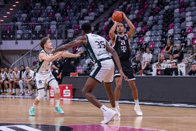 Exhibition Game: Telekom Baskets Bonn vs. VET CONCEPT Gladiators Trier, August 27, 2026. Joel Aminu of Telekom Baskets Bonn 21 shoots from beyond the arc. Exhibition Game: Telekom Baskets Bonn vs. VET CONCEPT Gladiators Trier, August 27, 2026, Telekom Dome, Bonn Copyright: xBEAUTIFULxSPORTS Derixx