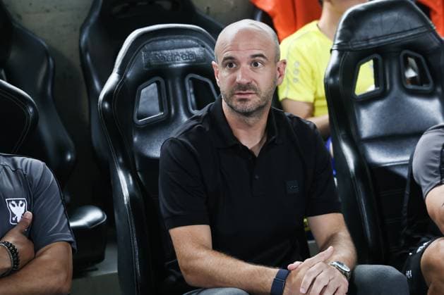 STVV s head coach Frederic De Meyer pictured at the start of a soccer game between Cypriot AC Omonia Nicosia and Belgian soccer team Sint-Truidense V.V., Thursday 27 August 2026 in Nicosie, Cyprus, on the return leg of the play-off round for the UEFA Europa League league phase. STVV won the first leg 1-0. BRUNOxFAHY  x184500690x