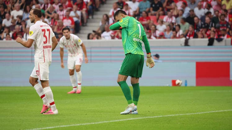 August 27, 2026, xrekx, Soccer Conference League Qualifiers, SC Freiburg vs. FC Motherwell, L. Mio. Backhaus: SC Freiburg looks disappointed after the goal that tied the score at 1-1; disappointed, looks disappointed, dejected, disappointed Freiburg