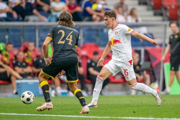 SOCCER - UEFA EL, RBS vs Mjaellby SALZBURG,AUSTRIA,27.AUG.26 - SOCCER - UEFA Europa League, play-off, Red Bull Salzburg vs Mjaellby AIF. Image shows Tom Pettersson (Mjaellby) and Bartosz Mazurek (RBS).  GEPAxpictures xWolfgangxKofler