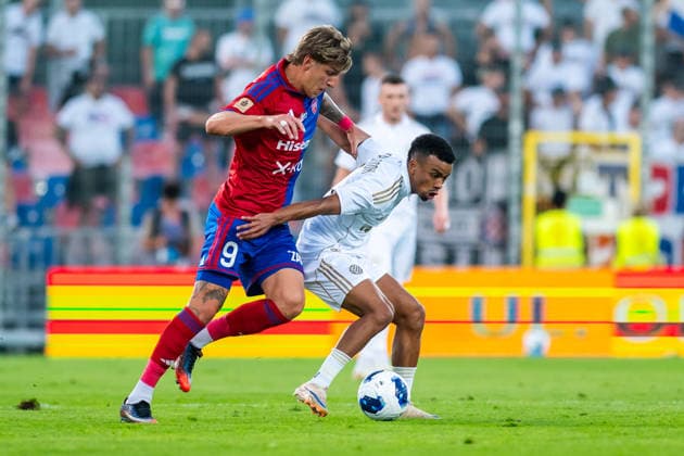 Patryk Makuch Dalisson de Almeida seen during the UEFA Conference League 2026 27 Play Off Round Second Leg match between teams of Rakow Czestochowa and Hajduk Split (Gleb Soboliev Ball Raw Images) Czestochowa Miejski Stadion PiÅ‚karski Rakow Poland Copyright: xGlebxSobolievx glebsoboliev_RAKvHAJ_015