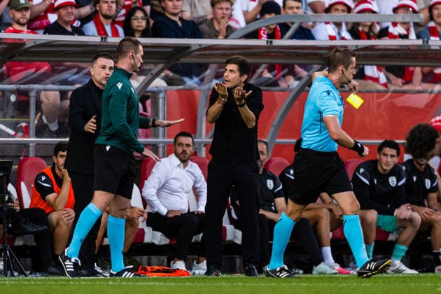 August 27, 2026: PAOK head coach Alessio Lisci after receiving a yellow card during the UEFA Conference League playoff match between Brann and PAOK on August 27, 2026 in Bergen. Photo by Marius Simensen. BILDBYRAN COP 238 bbeng brann football fotball fotboll paok play off skb soccer uecl uefa conference league  Copyright: MARIUSxSIMENSEN BB260827BB631