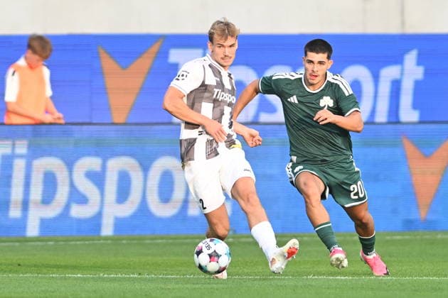 Football Conference League second leg of 4th qualifying round match: FC Hradec Kralove vs Panathinaikos Athens in Hradec Kralove, Czech Republic, August 27, 2026. From left David Ludvicek of Hradec Kralove and Vicente Taborda ofPanathinaikos Athens. (CTKxPhoto JosefxVostarek) CTKPhotoP2026082707293  CTKPhotoP2026082707293