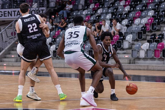 Exhibition Game: Telekom Baskets Bonn vs. VET CONCEPT Gladiators Trier, August 27, 2026 John Michael Wright (Telekom Baskets Bonn) 1 vs. EJ Onu (VET CONCEPT Gladiators Trier) 35 Exhibition Game: Telekom Baskets Bonn vs. VET CONCEPT Gladiators Trier, August 27, 2026, Telekom Dome, Bonn Copyright: xBEAUTIFULxSPORTS Derixx