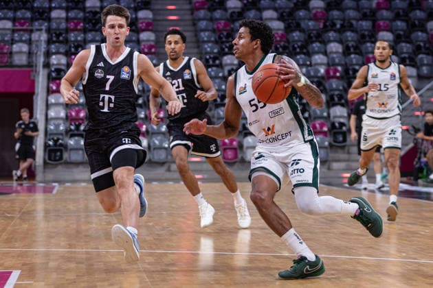 Exhibition Game: Telekom Baskets Bonn vs. VET CONCEPT Gladiators Trier, August 27, 2026 Eli Brooks (VET CONCEPT Gladiators Trier) 55 vs. Grayson Murphy (Telekom Baskets Bonn) 7 Exhibition Game: Telekom Baskets Bonn vs. VET CONCEPT Gladiators Trier, August 27, 2026, Telekom Dome, Bonn Copyright: xBEAUTIFULxSPORTS Derixx