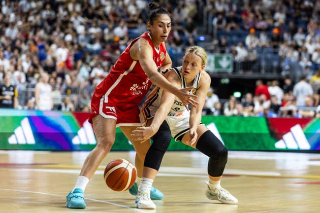 August 27, 2026, GER, Exhibition Game, 2026 FIBA Women’s Basketball World Cup, Cologne, Germany vs. Turkey; Emma Eichmayer (Germany), No. 9, in a one-on-one matchup against Melek Uzunoglu (Turkey), No. 30; Cologne, LANXESS arena, North Rhine-Westphalia, Germany