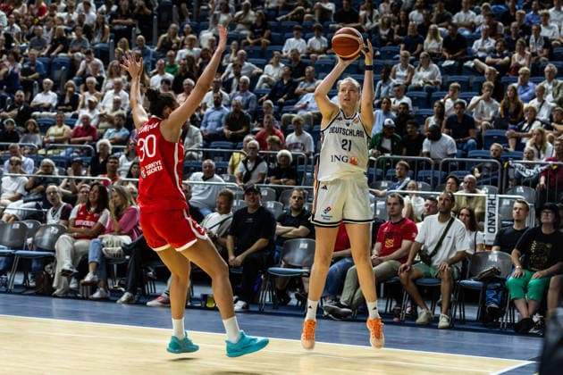 August 27, 2026, GER, Exhibition Game, 2026 FIBA Women’s Basketball World Cup, Cologne, Germany vs. Turkey; Marie Gülich (Germany), 21; Melek Uzunoglu (Turkey), 30; Cologne, LANXESS arena, North Rhine-Westphalia, Germany