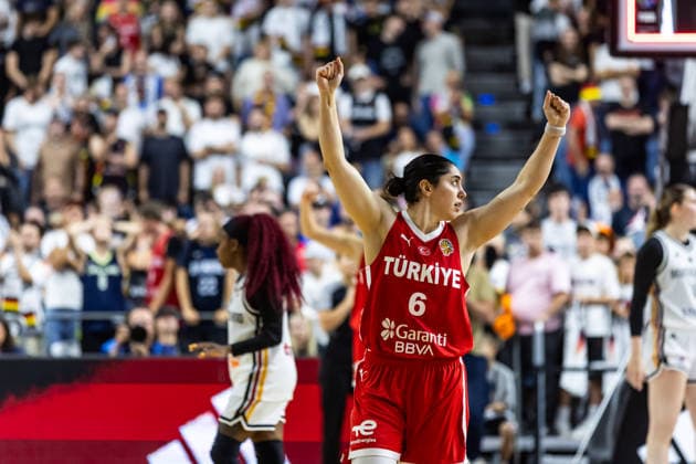 August 27, 2026, GER, Exhibition Game, 2026 FIBA Women’s Basketball World Cup, Cologne, Germany vs. Turkey; Göksen Fitik (Turkey), No. 6, celebrates at the LANXESS Arena in Cologne, North Rhine-Westphalia, Germany