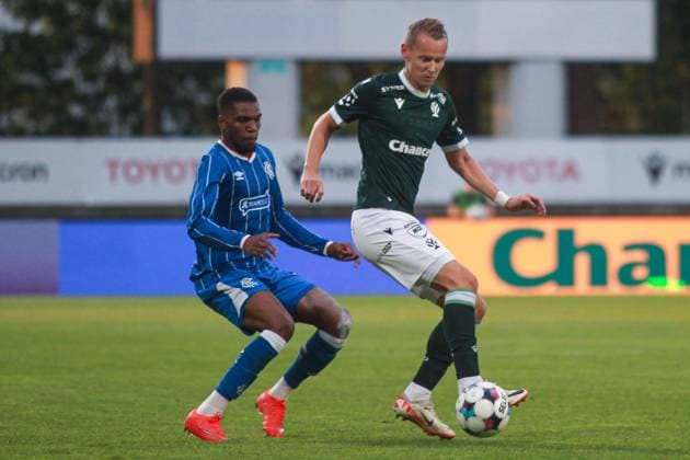 Jan Chramosta of Jablonec is closed down by Dujon Sterling of Rangers Jablonec v Rangers, UEFA Conference League, Play-Off Round, Second Leg, Football, Stadion Strelnice, Jablonec nad Nisou, Czechia - 27 Aug 2026Jablonec nad Nisou Stadion Strelnice Germany  Copyright: xMilanxKammermayer Shutterstockx 17118931ab