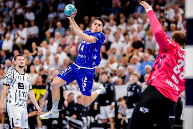 Kiel, August 27, 2026; Handball, 2026-27 Bundesliga 1; THW Kiel vs. TBV Lemgo Lippe; Samuel Zehnder (TBV Lemgo Lippe), 4; Andreas Wolff (THW Kiel), 33