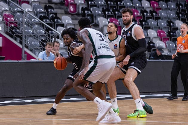 Exhibition Game: Telekom Baskets Bonn vs. VET CONCEPT Gladiators Trier, August 27, 2026 John Michael Wright (Telekom Baskets Bonn) 1 vs. EJ Onu (VET CONCEPT Gladiators Trier) 35 Exhibition Game: Telekom Baskets Bonn vs. VET CONCEPT Gladiators Trier, August 27, 2026, Telekom Dome, Bonn Copyright: xBEAUTIFULxSPORTS Derixx