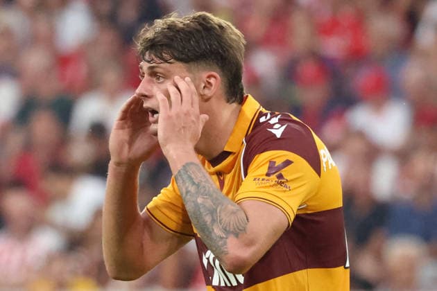 August 27, 2026, xrekx, Soccer Conference League Qualifier, SC Freiburg vs. FC Motherwell by Seb Palmer Houlden Motherwell FC gives instructions, gestures with his arms, looks disappointed, dejected Freiburg