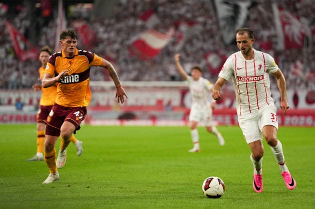 UEFA Conference League Qualifier: SC Freiburg vs. FC Motherwell, August 27, 2026: A duel between Seb Palmer Houlden of FC Motherwell (47) and Max Rosenfelder of SC Freiburg (37) in the UEFA Conference League Qualifier: SC Freiburg vs. FC Motherwell at Europa-Park Stadium, August 27, 2026 Copyright: xBEAUTIFULxSPORTS Boscox