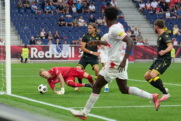 Salzburg, Austria, August 27, 2026 — 2026–2027 UEFA Europa League Playoffs, Second Leg: FC Red Bull Salzburg vs. Mjällby AIF. Pictured: Goalkeeper Robin Wallinder (AIF) at Red Bull Arena Copyright: xFotostandx xWassmuthx