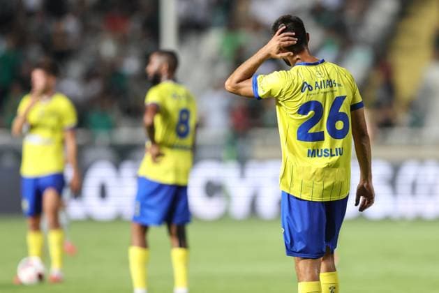 STVV s Visar Musliu looks dejected during a soccer game between Cypriot AC Omonia Nicosia and Belgian soccer team Sint-Truidense V.V., Thursday 27 August 2026 in Nicosie, Cyprus, on the return leg of the play-off round for the UEFA Europa League league phase. STVV won the first leg 1-0. BRUNOxFAHY  x184504445x
