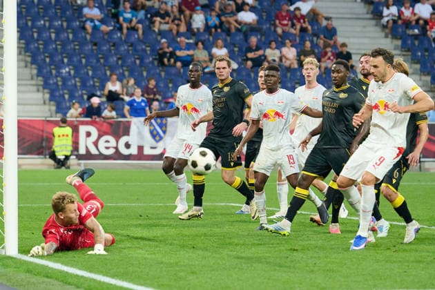Salzburg, Austria, August 27, 2026 — 2026–2027 UEFA Europa League Playoffs, Second Leg: FC Red Bull Salzburg vs. Mjällby AIF. Pictured: Mjällby AIF goalkeeper Robin Wallinder clears the ball at Red Bull Arena. Copyright: xFotostandx xWassmuthx