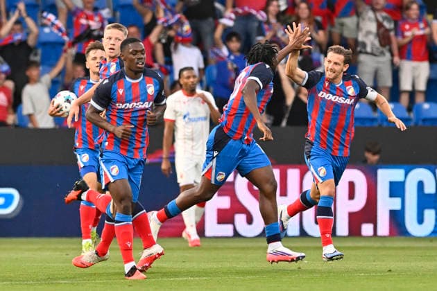 Football Europa League second leg of the fourth qualifying round match. Viktoria Plzen vs Crvena Zvezda Belgrade in Pilsen, Czech Republic, August 27, 2026. Football players of FC Viktoria Plzen celebrate goal. (CTKxPhoto MiroslavxChaloupka) CTKPhotoP2026082707712  CTKPhotoP2026082707712