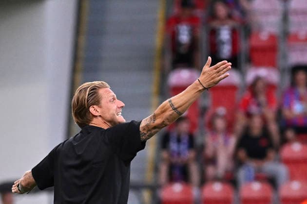 Football Europa League second leg of the fourth qualifying round match. Viktoria Plzen vs Crvena Zvezda Belgrade in Pilsen, Czech Republic, August 27, 2026. Coach of Viktoria Plzen Radoslav Kovac in action. (CTKxPhoto MiroslavxChaloupka) CTKPhotoP2026082707745  CTKPhotoP2026082707745