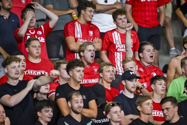 BAKU - FC Twente supporters celebrate the 1-1 during the UEFA Conference League play-off match between Qarabag FK and FC Twente at the Tofiq Bahramov Republican Stadium on August 27, 2026, in Baku, Azerbaijan. ROMAN ISMAILOV ANP xVIxANPxSportx xxANPxIVx 566383904 originalFilename: 566383904.jpg