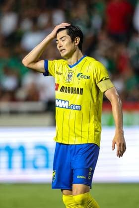STVV s Shogo Taniguchi looks dejected during a soccer game between Cypriot AC Omonia Nicosia and Belgian soccer team Sint-Truidense V.V., Thursday 27 August 2026 in Nicosie, Cyprus, on the return leg of the play-off round for the UEFA Europa League league phase. STVV won the first leg 1-0. BRUNOxFAHY  x184505964x