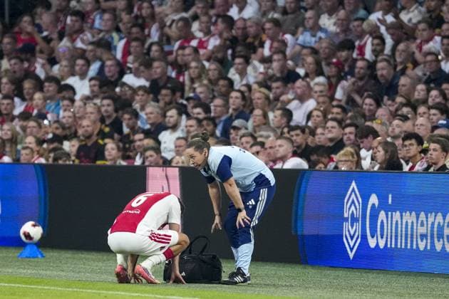 AMSTERDAM , 27-08-2026 , JohanCruijff ArenA , season 2026 2027 , UEFA Conference League play-off football . Match between Ajax and FC Sion, Picture shows Ajax player Youri Regeer has a injury Ajax - Sion  x206095411x Copyright: