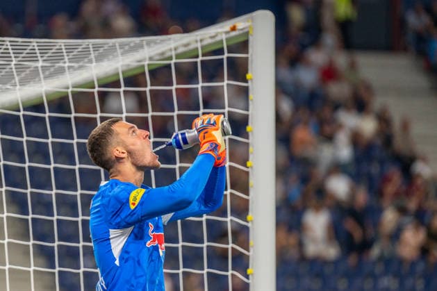 SOCCER - UEFA EL, RBS vs Mjaellby SALZBURG,AUSTRIA,27.AUG.26 - SOCCER - UEFA Europa League, play-off, Red Bull Salzburg vs Mjaellby AIF. Image shows Christian Zawieschitzky (RBS). Keyword: bottle  GEPAxpictures xWolfgangxKofler