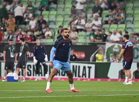 Ahead of Ferencvaros v Trabzonspor - UEFA Europa League BUDAPEST, HUNGARY - AUGUST 27: Mohamed Salah of Trabzonspor warms up ahead of the UEFA Europa League play-off second-leg match between Ferencvaros and Trabzonspor at Groupama Stadium in Budapest, Hungary on August 27, 2026. Hakan Burak Altunoz Anadolu Budapest Hungary. Editorial use only. Please get in touch for any other usage.  Copyright: x2026xAnadoluxHakanxBurakxAltunozx