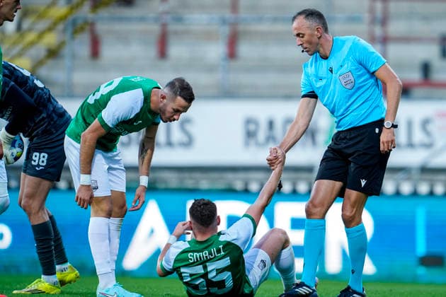2026 Europa League Qualifiers: Lillestrom vs. Egantia, Lillestrom, August 27, 2026. Egantia’s Geralb Smajli is helped to his feet during the Europa League playoff soccer match between Lillestrom and Egantia at Arasen Stadium. Photo: Erik Flaaris Johansen, NTB LLillestrøm, Norway EDITORIAL USE ONLY RESTRICTED USE FOR BETTING COMPANIES  Copyright: xErikxFlaarisxJohansenx xNTBx