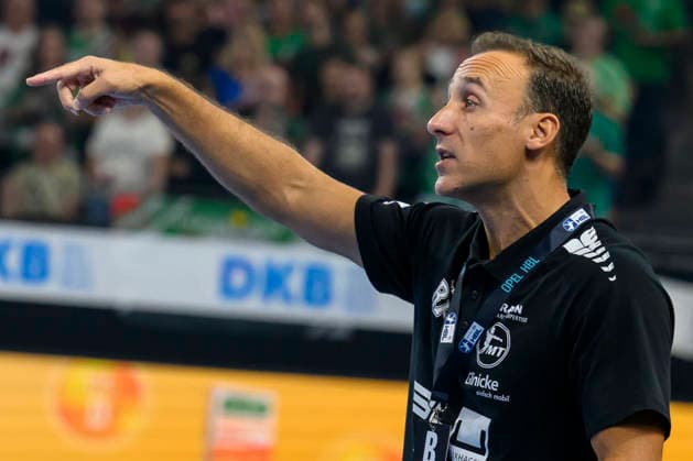Pictured, from left: Roberto Garcia, head coach of MT Melsungen, GER, Berlin, handball, Füchse Berlin vs. MT Melsungen, at the Max Schmeling Halle, August 27, 2026, Copyright: HMBxMedia UwexKoch