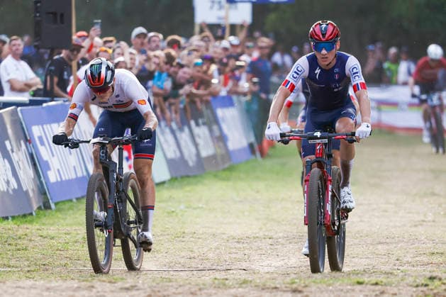 TRENTO, ITALY, AUGUST 27: Adrien Yves Claude Boichis of France won the race after a sprint against Charlie Aldridge of Great Britain during the UCI Mountain Bike World Championships—Men s Elite Cross-Country Short Track—at Val di Sole on August 27, 2026, in Trento, Italy Copyright: xJustPictures.ch FrancescoxMinghettix jp-en-EuSpIm-JP6_FRM_UCIWC_MenShort_27_Aug_00022