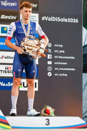 TRENTO, ITALY, AUGUST 27: Luca Martin of France receives his trophy during the UCI Mountain Bike World Championships—Men’s Elite Cross-Country Short Track—at Val di Sole on August 27, 2026, in Trento, Italy Copyright: xJustPictures.ch FrancescoxMinghettix jp-en-EuSpIm-_NG_0359