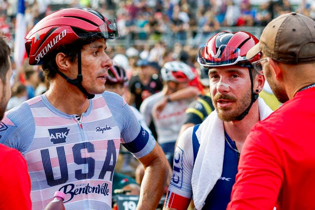 TRENTO, ITALY, AUGUST 27: Christopher Blevins of the United States (L) talking with Victor Koretzky of France (C) after the UCI Mountain Bike World Championships—Men s Elite Cross-Country Short Track—at Val di Sole on August 27, 2026, in Trento, Italy Copyright: xJustPictures.ch FrancescoxMinghettix jp-en-EuSpIm-JP6_FRM_UCIWC_MenShort_27_Aug_00021
