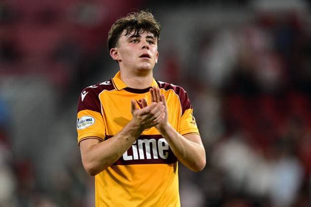 Tom Sparrow of Motherwell after the full time whistle Freiburg v Motherwell, UEFA Conference League, Play-Off Round, Second Leg, Football, Europa-Park-Stadion, Freiburg, Germany - 27 Aug 2026Freiburg Europa-Park-Stadion Germany  Copyright: xMaxxKrause Shutterstockx 17118930dn