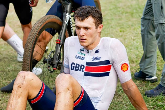 TRENTO, ITALY, AUGUST 27 Charlie Aldridge of Great Britain looked disappointed after the race during the UCI Mountain Bike World Championships—Men s Elite Cross-Country Short Track—at Val di Sole on August 27, 2026, in Trento, Italy Copyright: xJustPictures.ch FrancescoxMinghettix jp-en-EuSpIm-JP6_FRM_UCIWC_MenShort_27_Aug_00017