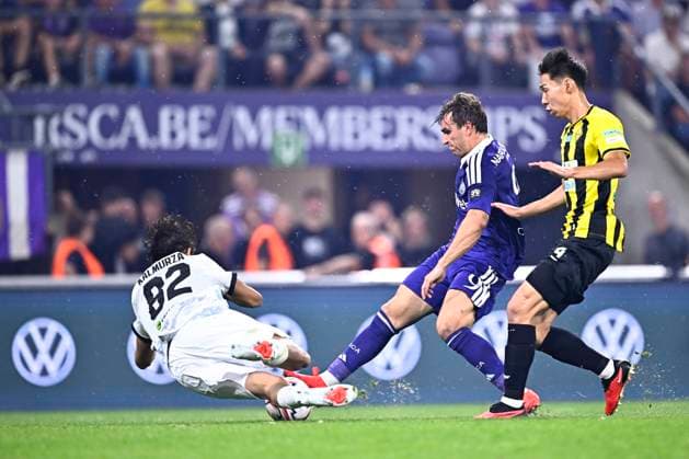 RSC Anderlecht v Kairat Almaty - UEFA Europa League ANDERLECHT, BELGIUM - AUGUST 27 : Cvetkovic Mihajlo forward of RSC Anderlecht in action during the UEFA Europa League 2026 27 play-off round second leg between RSC Anderlecht and Kairat Almaty on August 27, 2026 in Anderlecht, Belgium, 27 08 2026 Anderlecht Belgium  Copyright: xTomasxSiskx