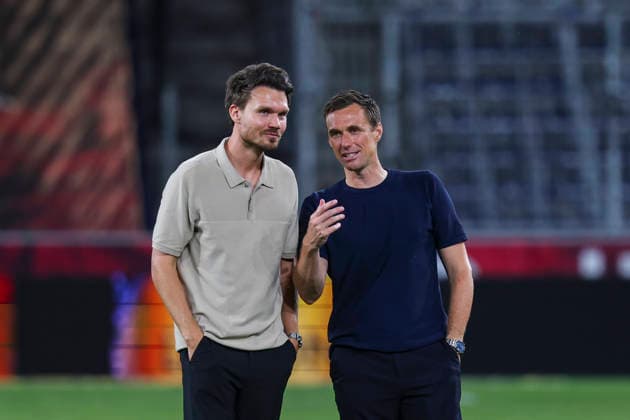 SOCCER - UEFA EL, RBS vs Mjaellby SALZBURG,AUSTRIA,27.AUG.26 - SOCCER - UEFA Europa League, play-off, Red Bull Salzburg vs Mjaellby AIF. Image shows head coach Danny Roehl and sporting director Marcus Mann (RBS).  GEPAxpictures xDavidxGeieregger