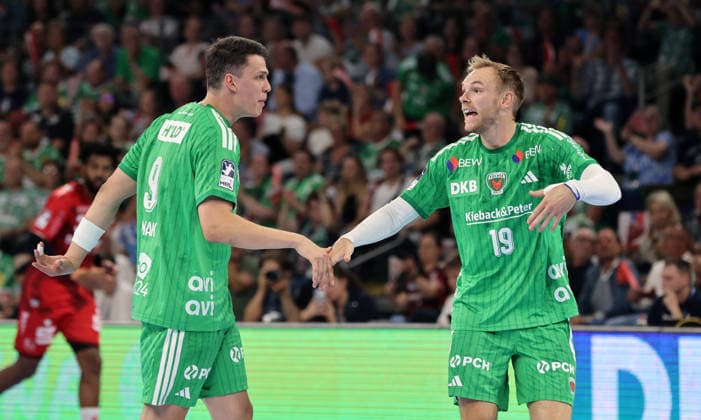Frederik Simak talks with Mathias Gidsel: Upper Body Workout, Handball, HBL Bundesliga Men s Division 1, Matchday, 2026–2027 Season, August 27, 2026, Füchse Berlin vs. MT Melsungen