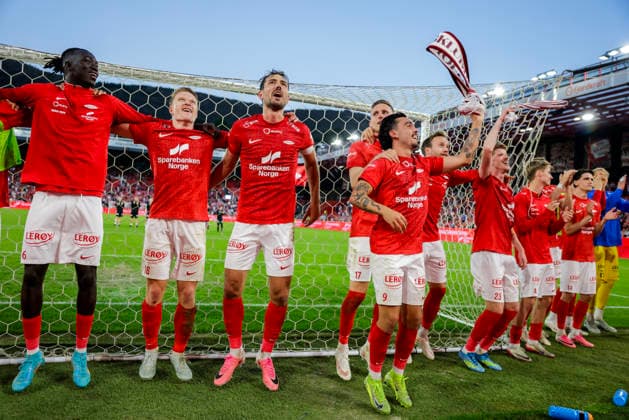 UEFA Conference League Qualifiers 2026: Brann vs. PAOK, Bergen, August 27, 2026. Brann players celebrate their victory in the Conference League playoff soccer match between SK Brann and PAOK at Brann Stadium. Photo by Paul S. Amundsen, NTB, Bergen, Norway. EDITORIAL USE ONLY RESTRICTED USE FOR BETTING COMPANIES  Copyright: xPaulxS.xAmundsenx xNTBx