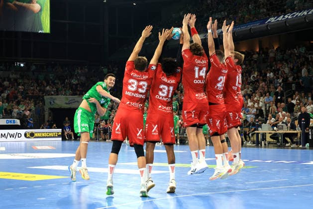 August 27, 2026, GER Germany, Handball, 1st Bundesliga, August 27, 2026, 2026–2027 season, Berlin, Fuechse Berlin vs. Melsungen, Lauro Pichiri, Fuechse Berlin 24, Melsungen players wall, Max Schmeling Hall, Berlin, Germany Copyright: xNordphotox xEnglerx